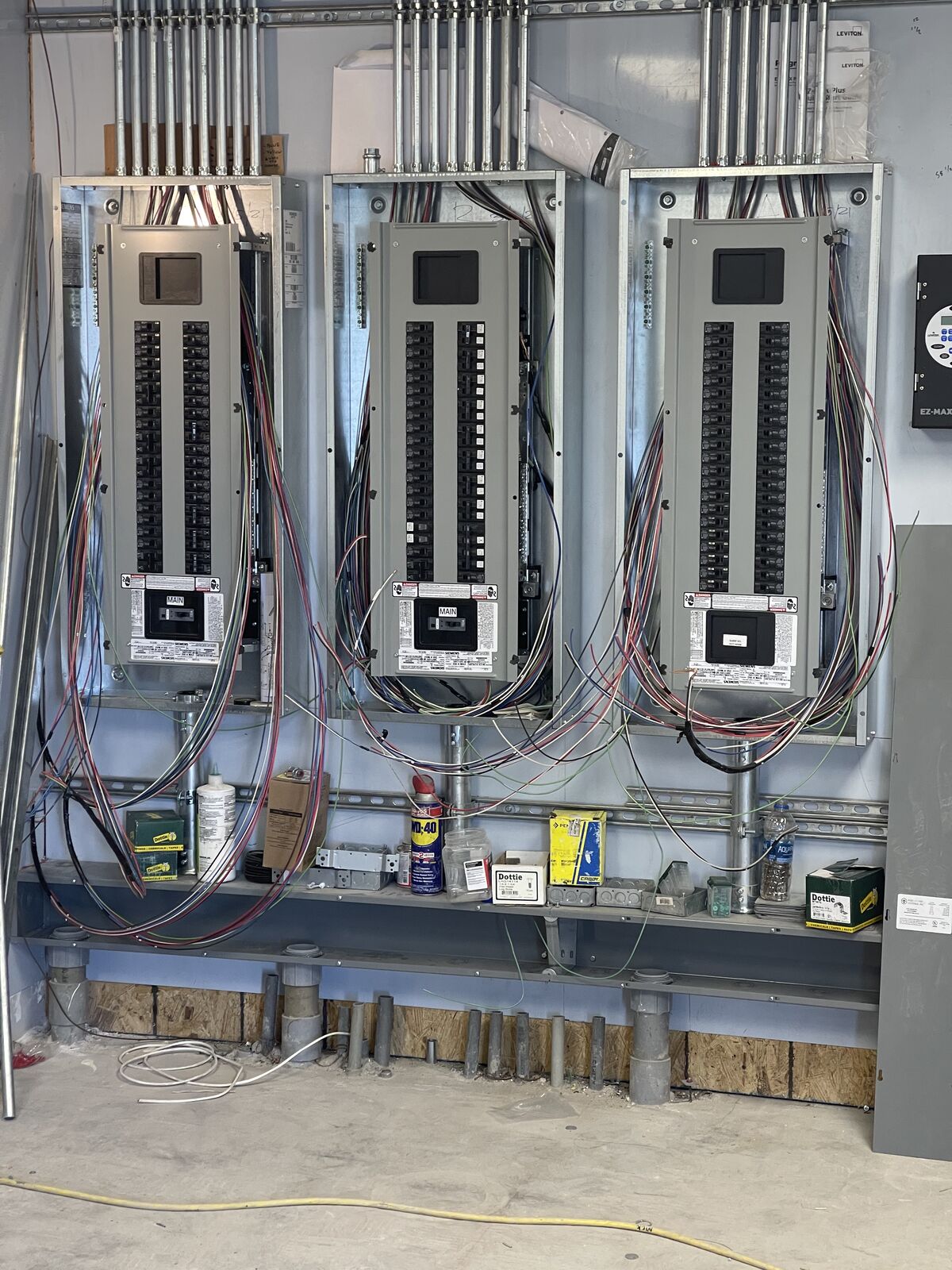 Commercial distribution panels with organized conduit and wiring